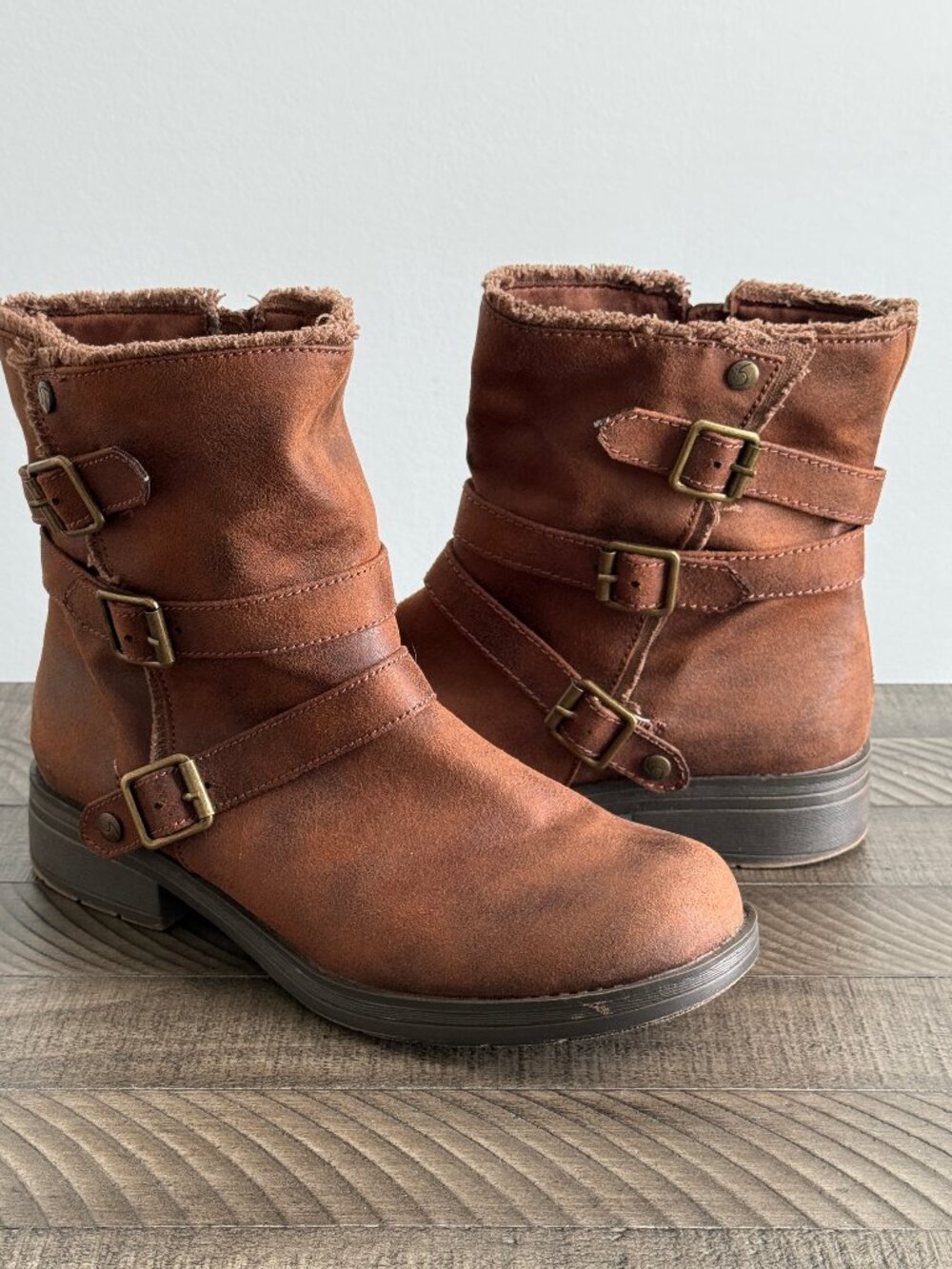 Makalu California Women’s Brown Buckle Ankle Boots Size 10